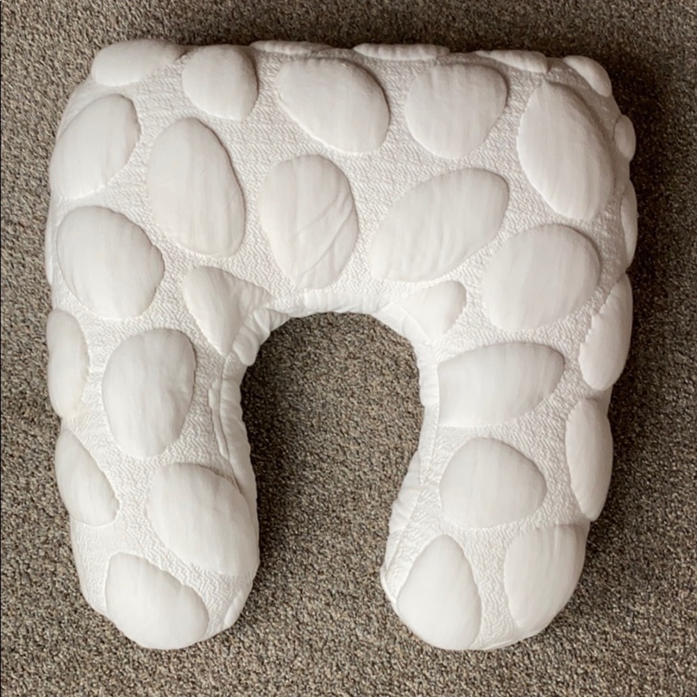 Nursing pillow